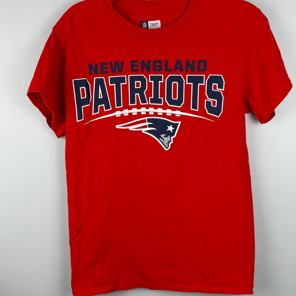 Red New England Patriots adult small Shirt